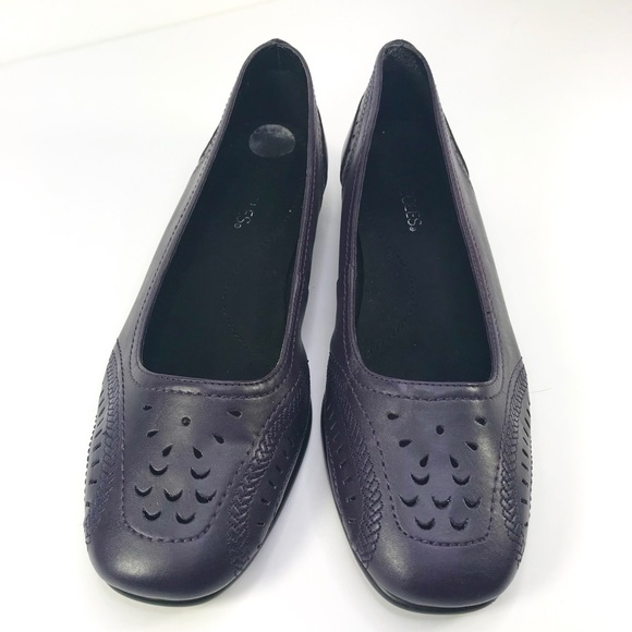 Aerosoles Deep Grape Leather Cut out Flat